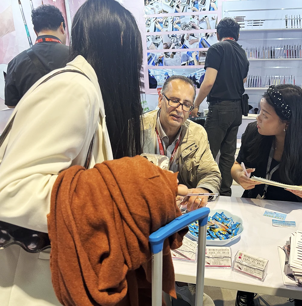 Cosmoprof HK 2024, сустрэў шмат пэндзараў для пазногцяў старыя і новыя вольныя.